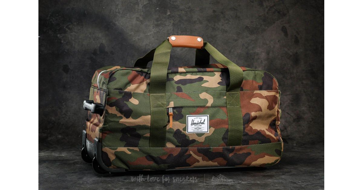 herschel camo luggage
