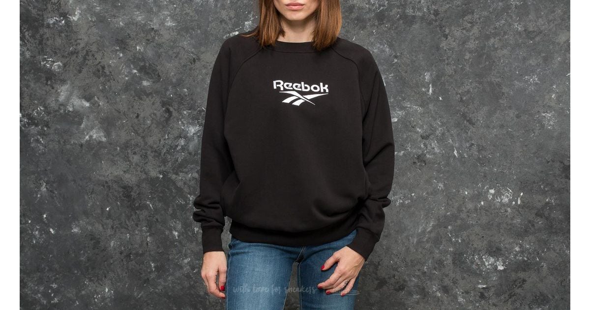 black reebok sweatshirt