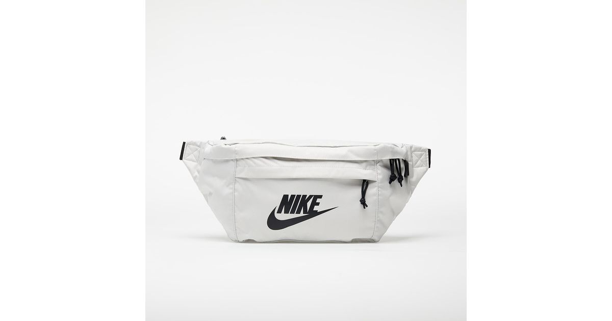 Nike Tech Hip Pack Light Bone in Mettallic Lyst DE