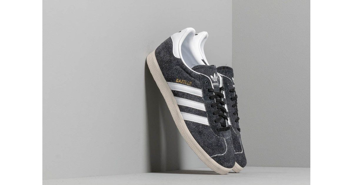 core black adidas gazelle