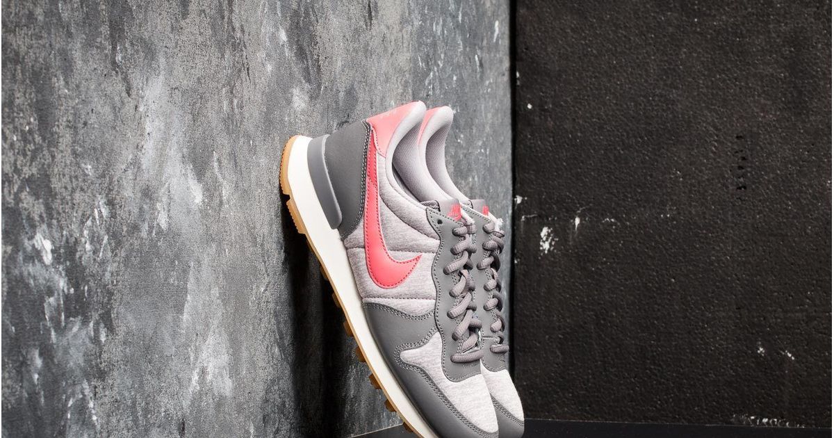 Nike Internationalist W Shoes Trainers In Gray Lyst Nike Internationalist W Shoes Trainers In Gray Lyst