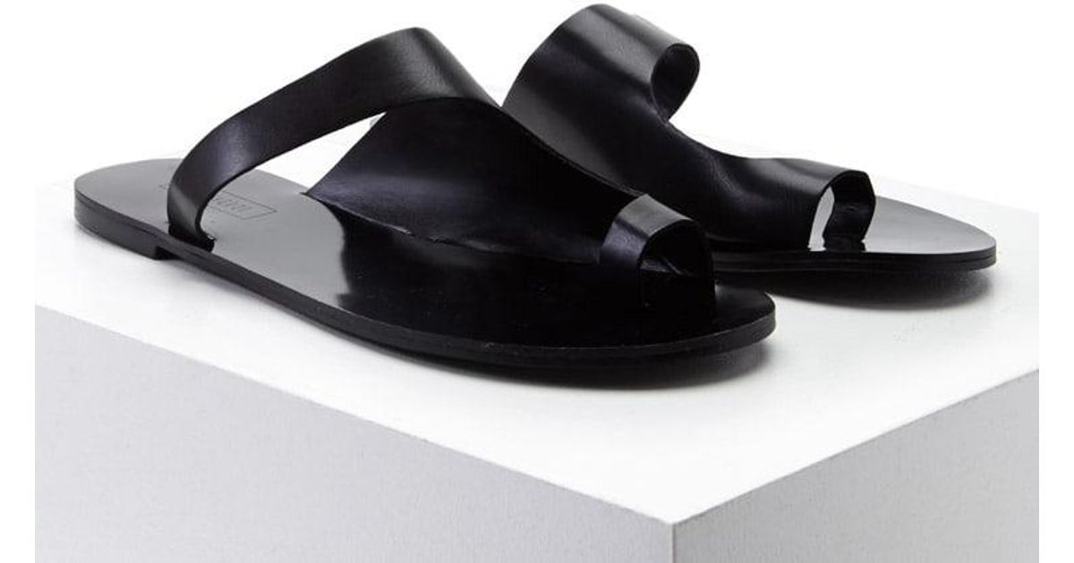 slides with toe loop