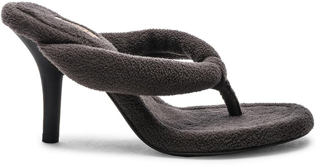 Yeezy Season 7 Thong Sandal in Black | Lyst