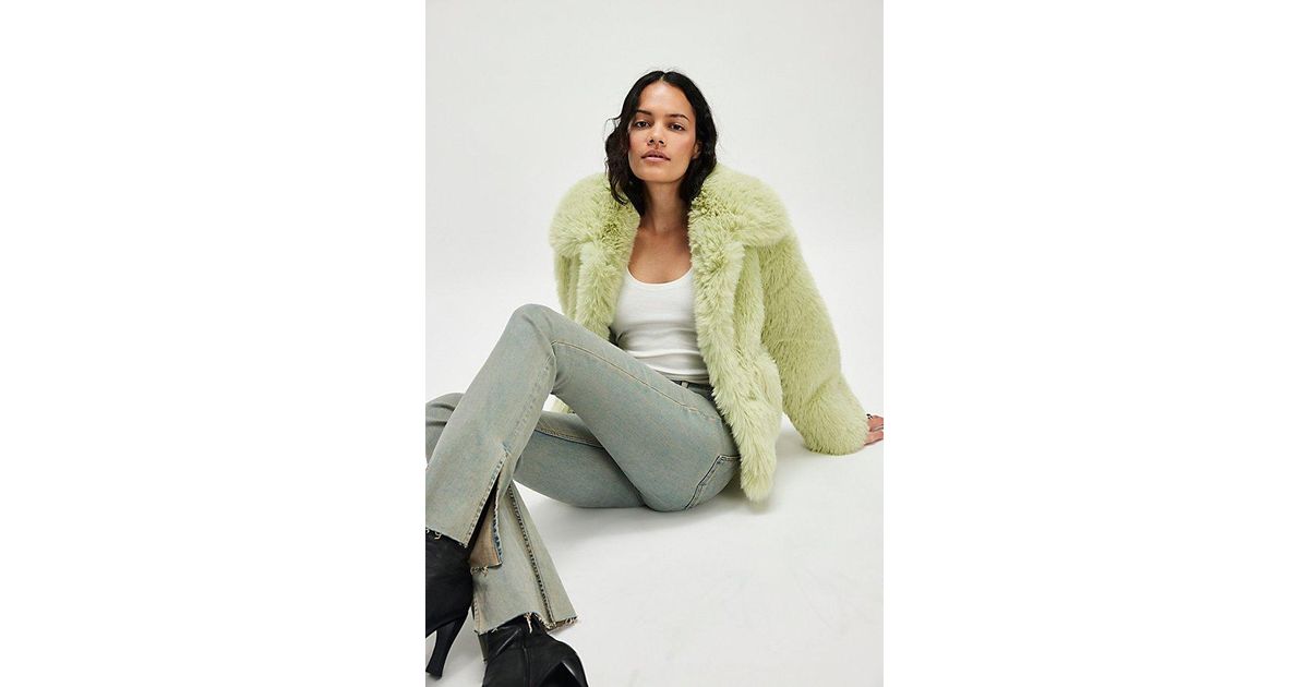 JAKKE Traci Cropped Faux Fur Coat | Pacific City