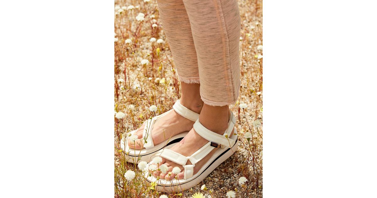 flatform universal mesh print teva