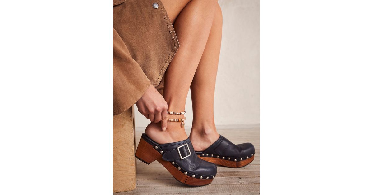Free People Culver City Clogs in Brown | Lyst