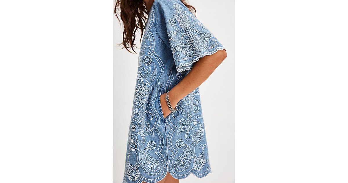 sachin and babi light blue dress Scalloped Hem 3D Floral Guipure Embroidery Mesh Fit And Flare Midi Dre –  sunifty main image 0
