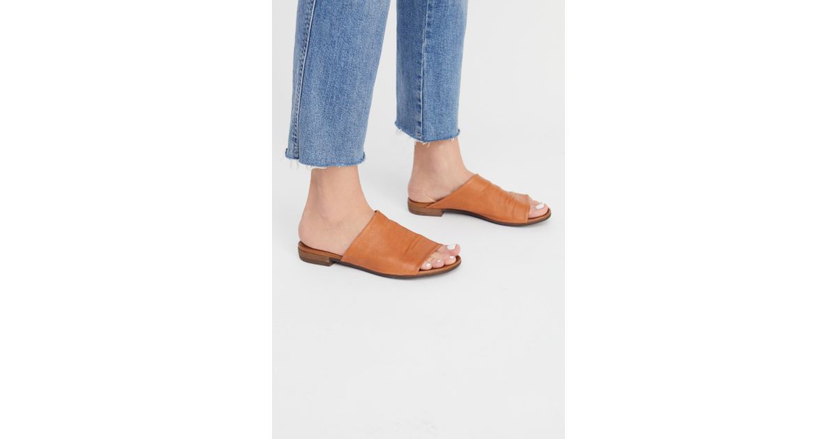 bueno shore thing slide sandal