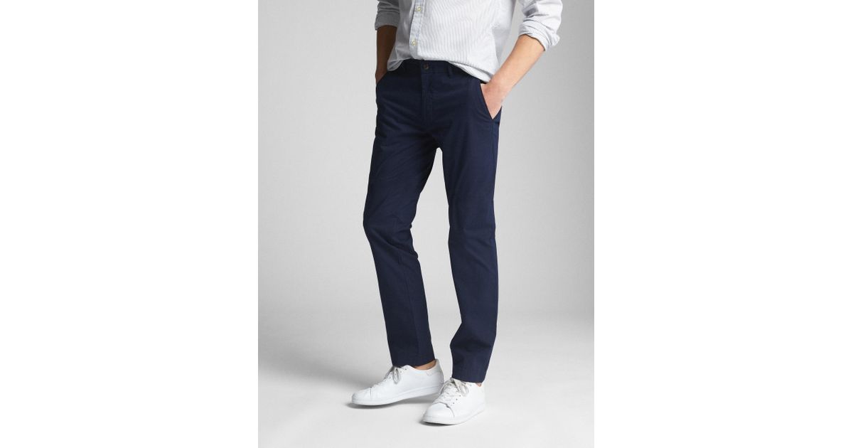 gap wearlight khakis