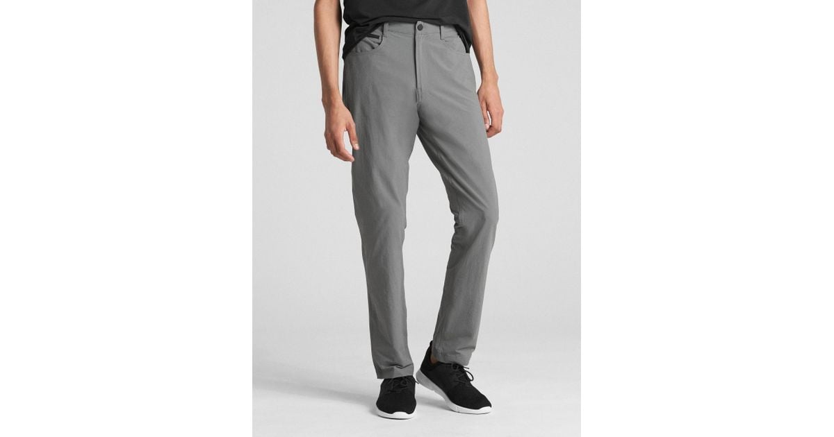 hybrid khakis in slim fit with gapflex