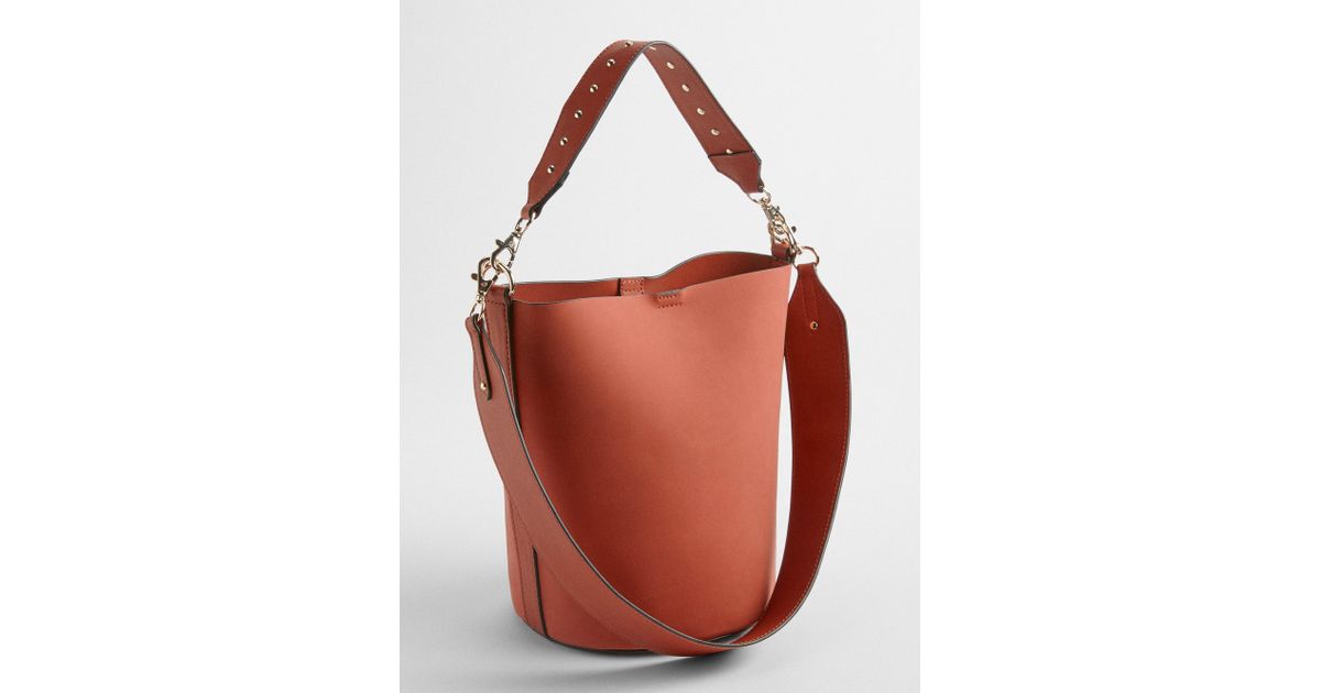 bucket bag gap