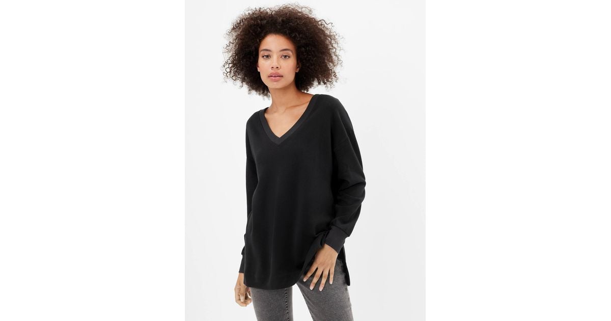 gap v neck sweatshirt