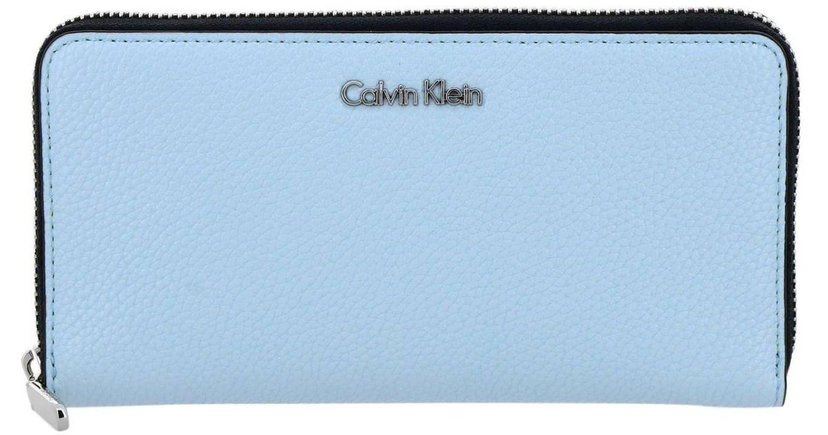 Calvin Klein Women's Wallet in Blue | Lyst