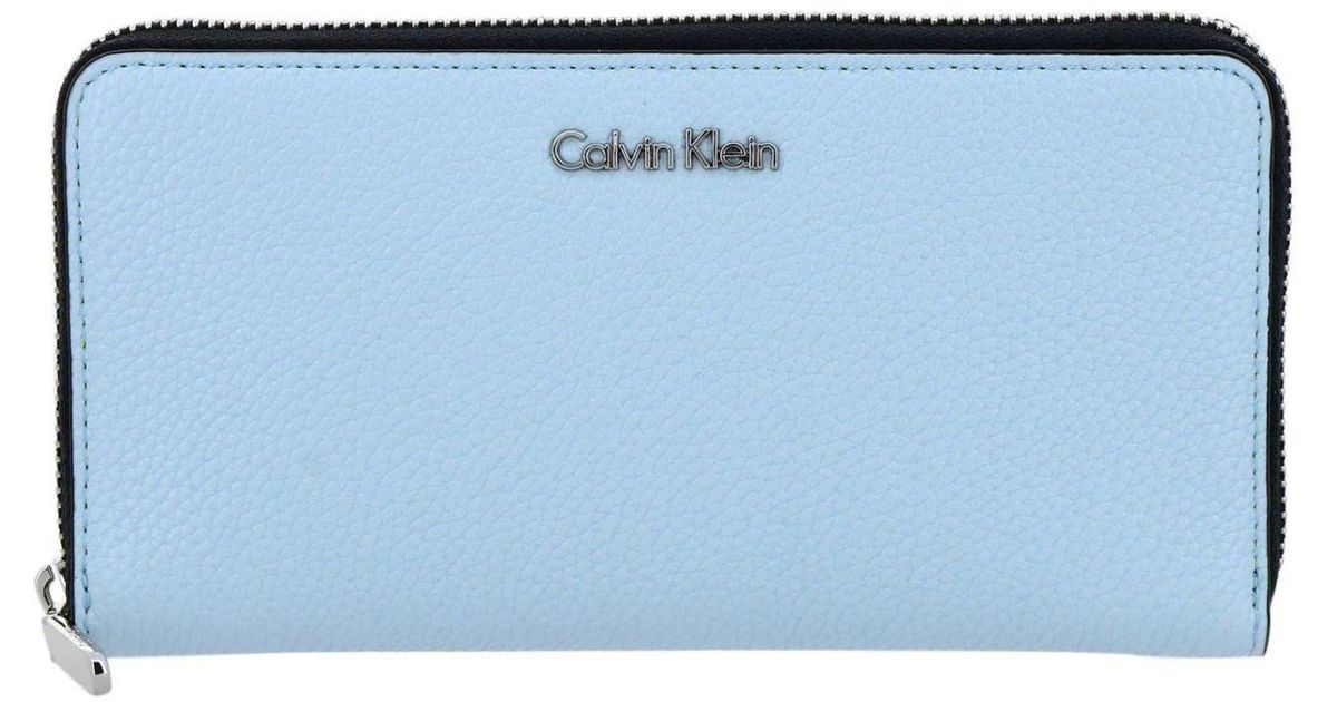 Calvin Klein Women's Wallet in Blue Lyst