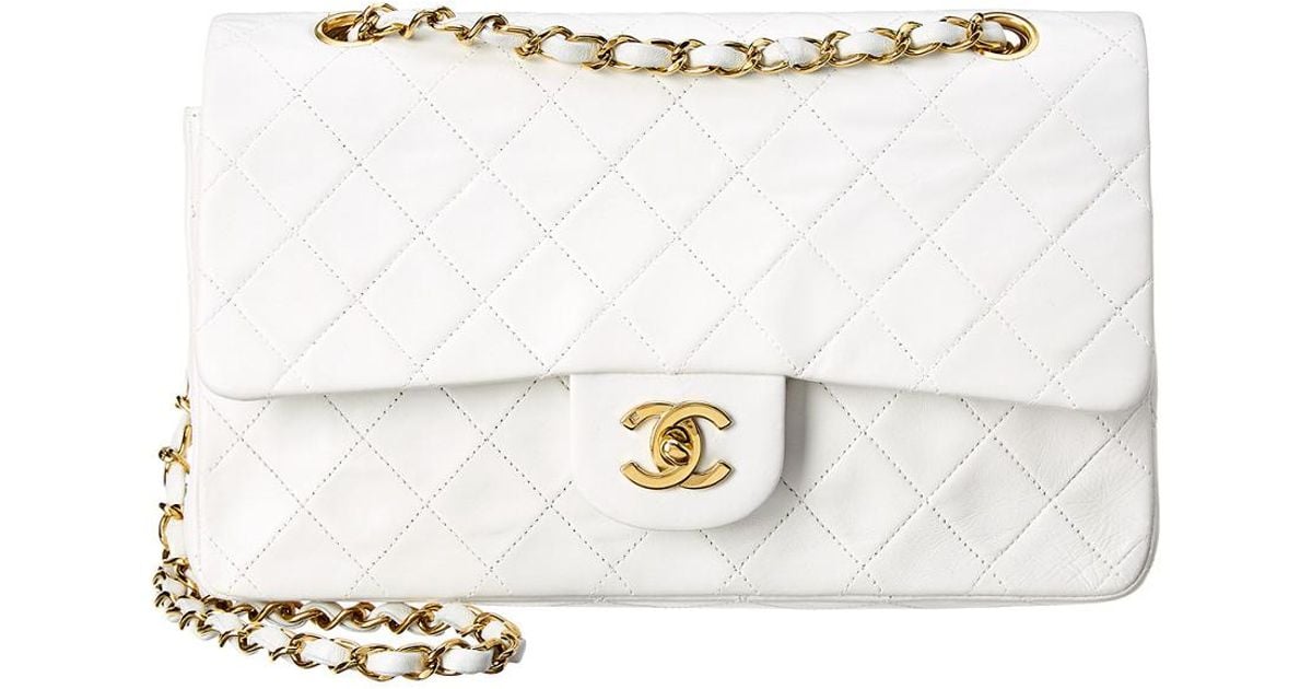 midnat udlejeren grund Chanel White Quilted Lambskin Leather Classic Medium Double Flap Bag | Lyst
