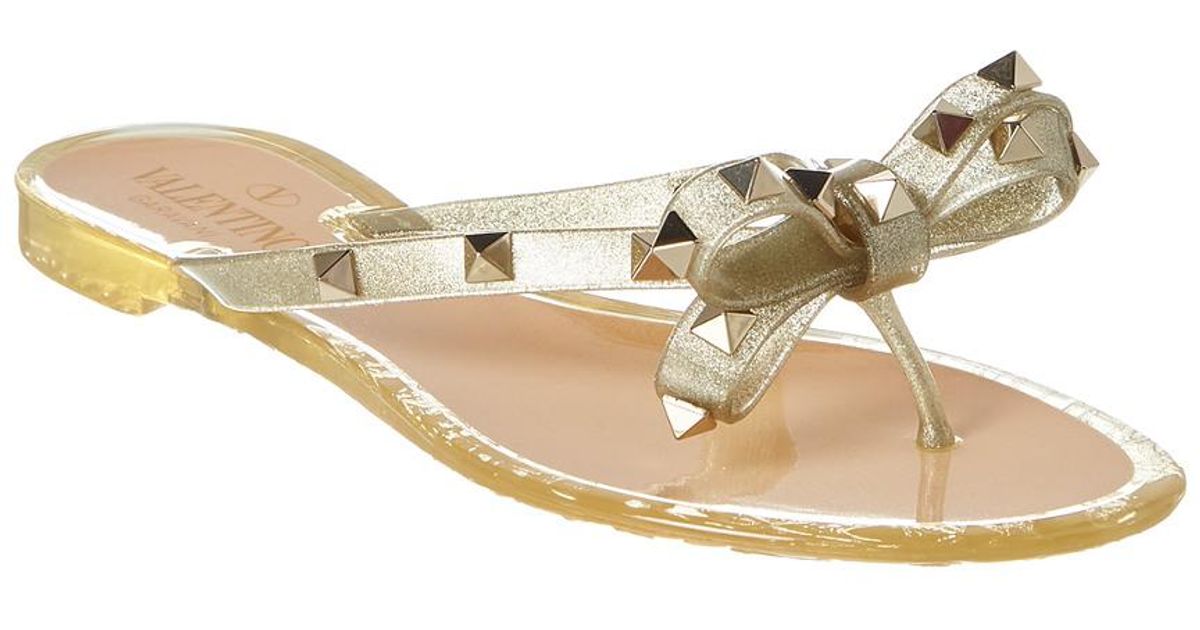 Valentino Synthetic Rockstud Flip Flops Gold in Metallic Lyst