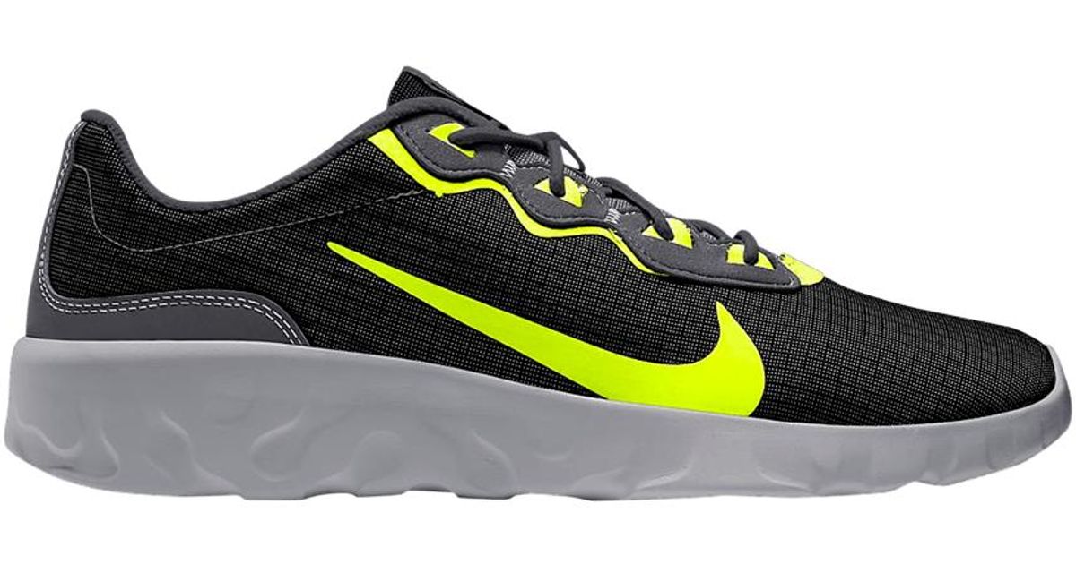 mens nike explore strada