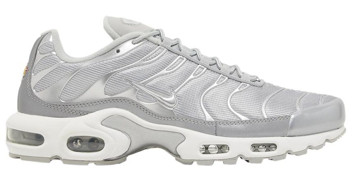 air max plus metallic silver
