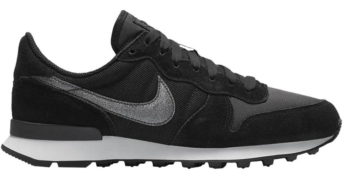 nike internationalist women black and white