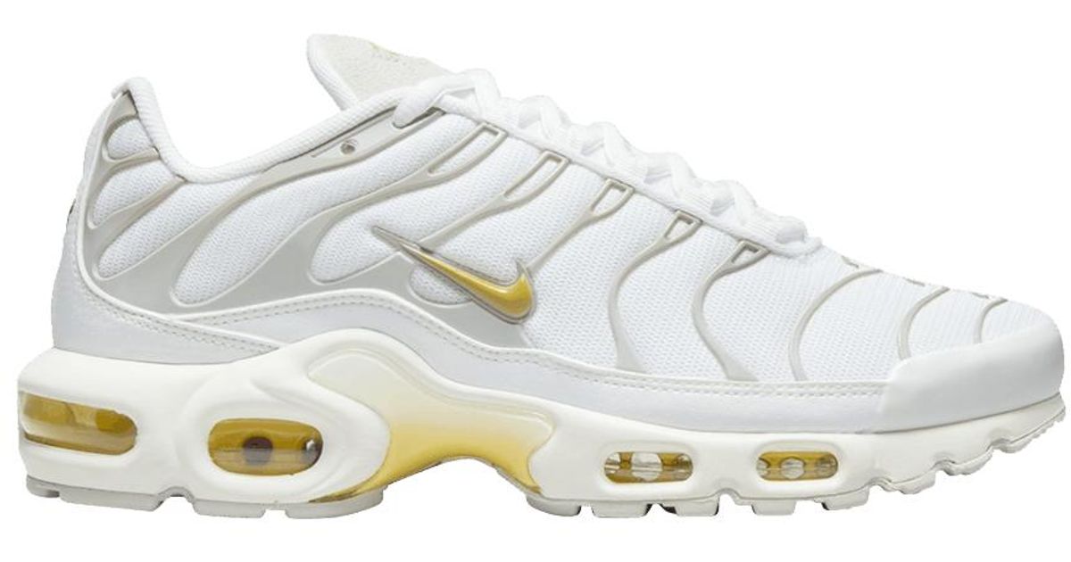 air max plus all white