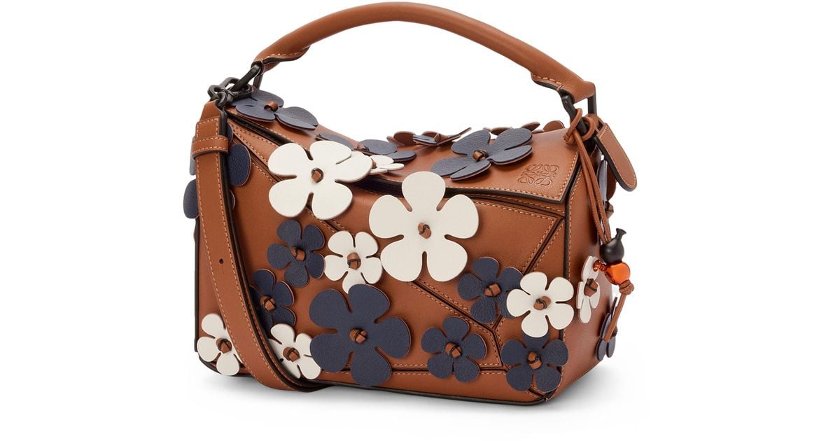 限定生産【LOEWE】Puzzle10 (13) Plumeria Puzzle 10 Plumeria re-edition bag in classic calfskin Brown