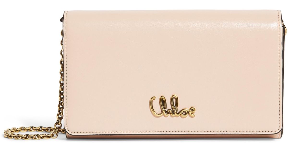 Chloé Calfskin Iconic Wallet On Chain in Pink | Lyst