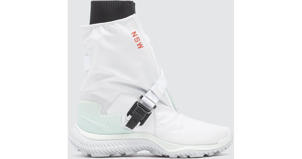 nike nsw boots