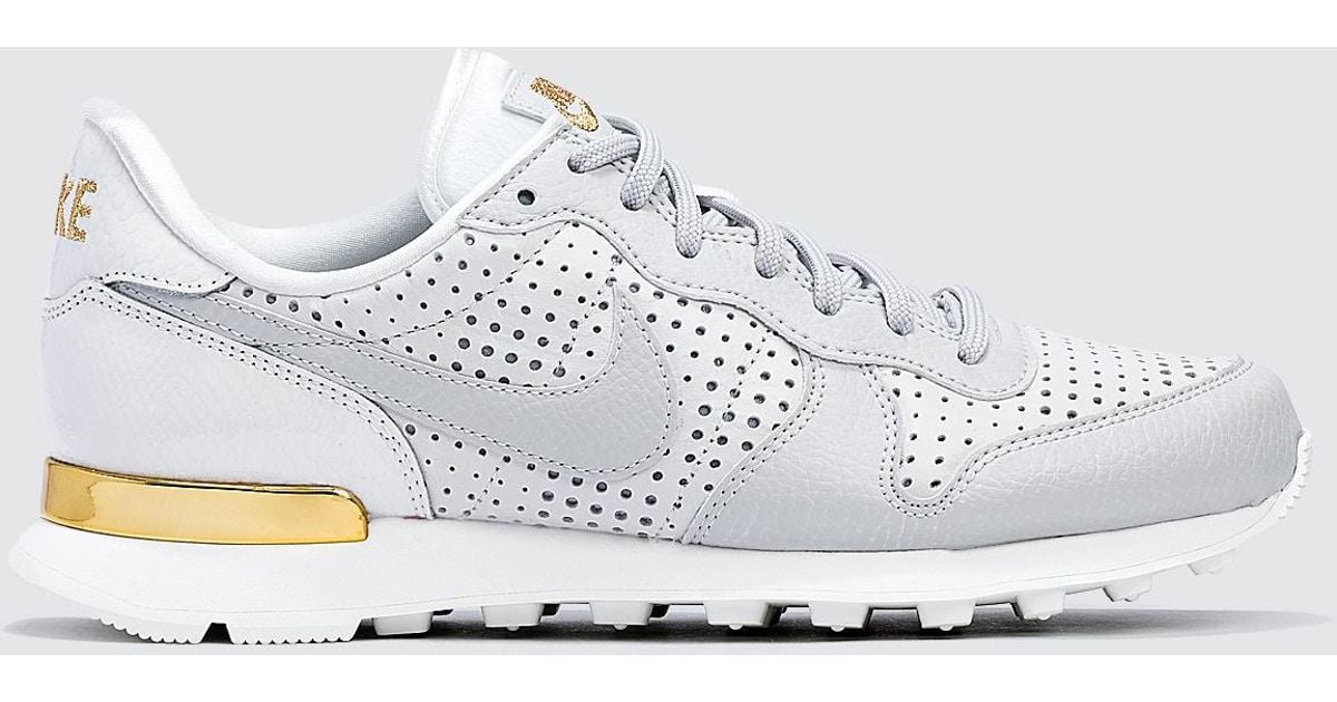 w internationalist se