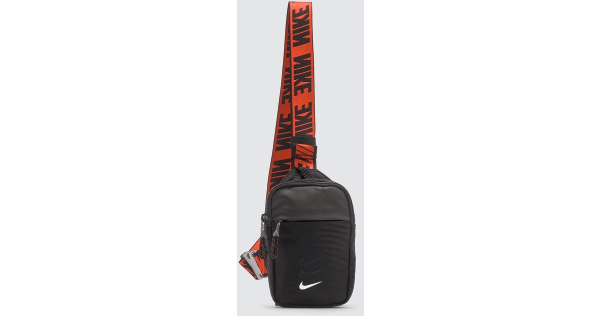 nike sportswear essentials hip pack