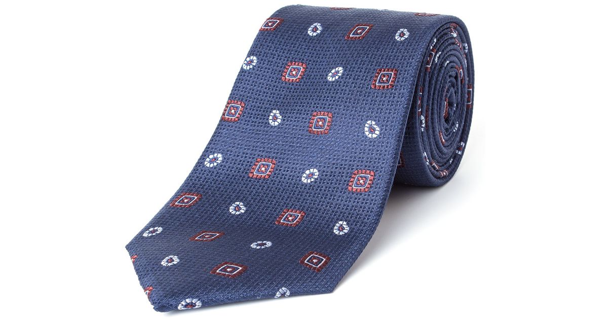 Up to 70% off today Mens Highlandwear Kilts and Trousers Special Weave Fabrics Silk Home & Tartan Furnishings Ladies Skirts Kilts and Clothing Ties Neckties Bowties Books, Maps and Music Hats Bonnets and Caps Cummerbund and Bowtie Sets Tartan Handbags Sashes Scarves Stoles Squares and Shawls Childrenswear & Accessories Belts Buckles and Braces: Fraser Hunting.