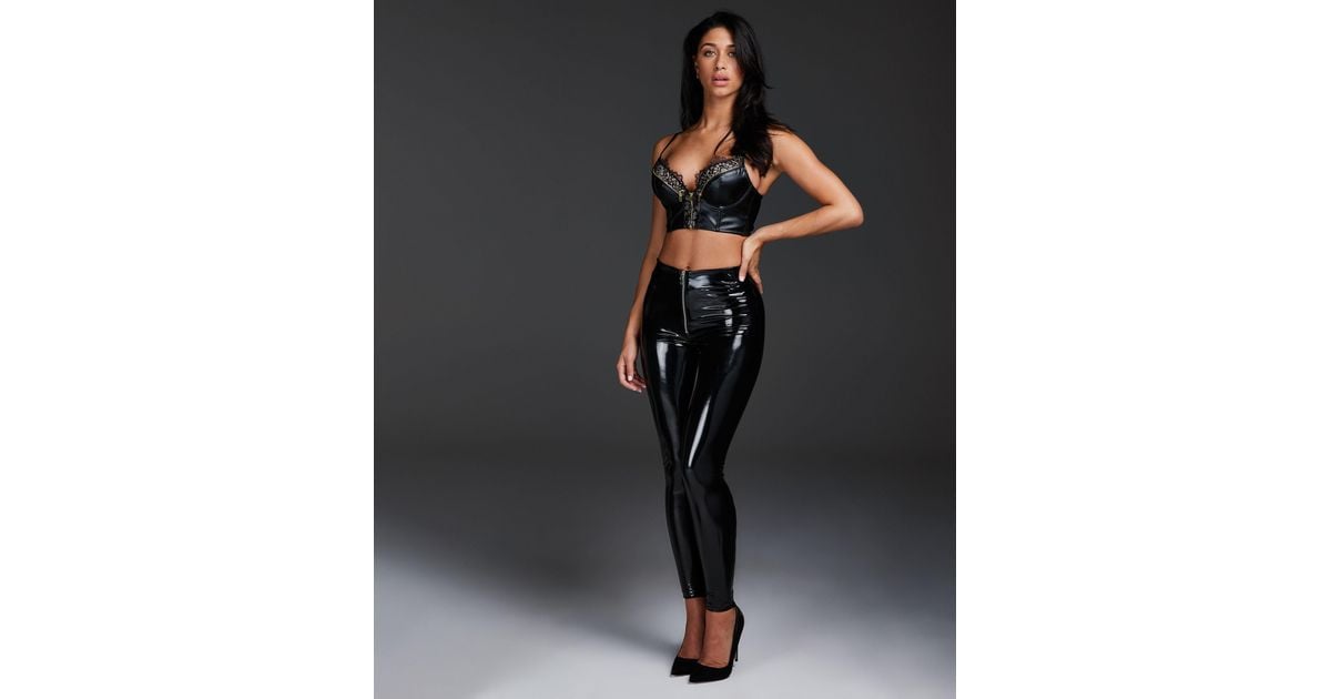 Pigtail va kokrakli qiz