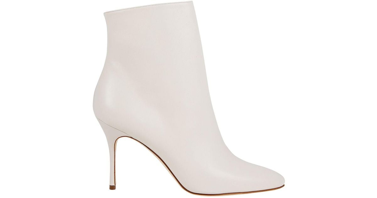 Manolo Blahnik Insopo 90 Leather Ankle Boots in White | Lyst