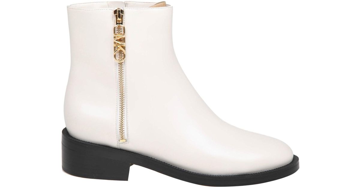 Flat leather bootie top