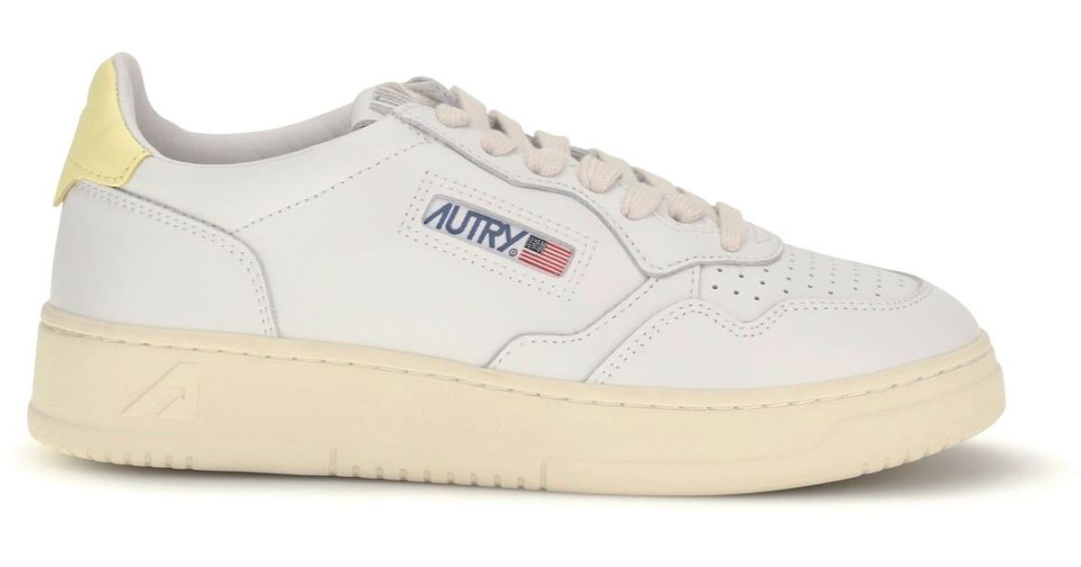 Autry Medalist Low Sneakers in White | Lyst