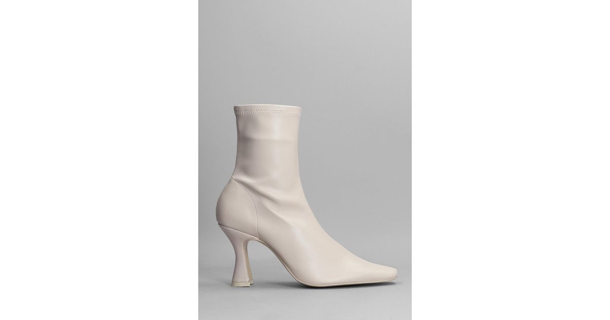 Trendy Women's Boots Collection | Explore Stylish Ladies' Boots at ALDO