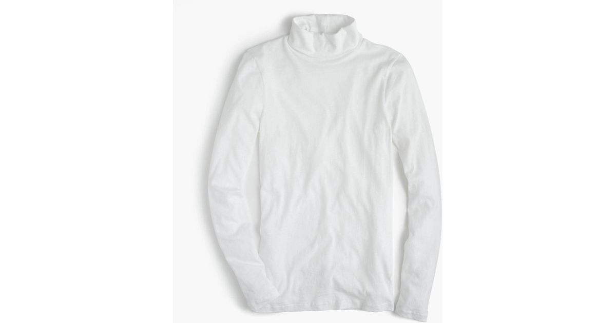 white choker sweater