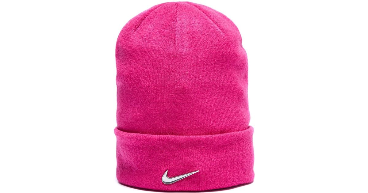 Nike Swoosh Beanie Hat in Pink - Lyst