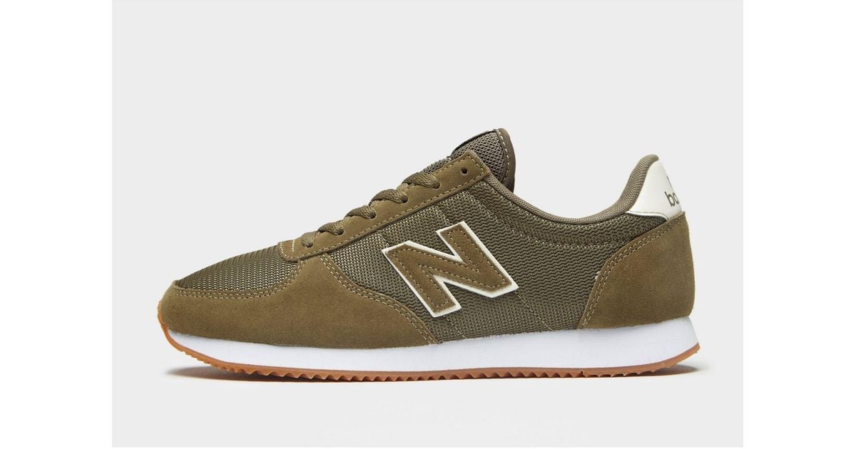 New Balance Suede 220 Contrasted in 