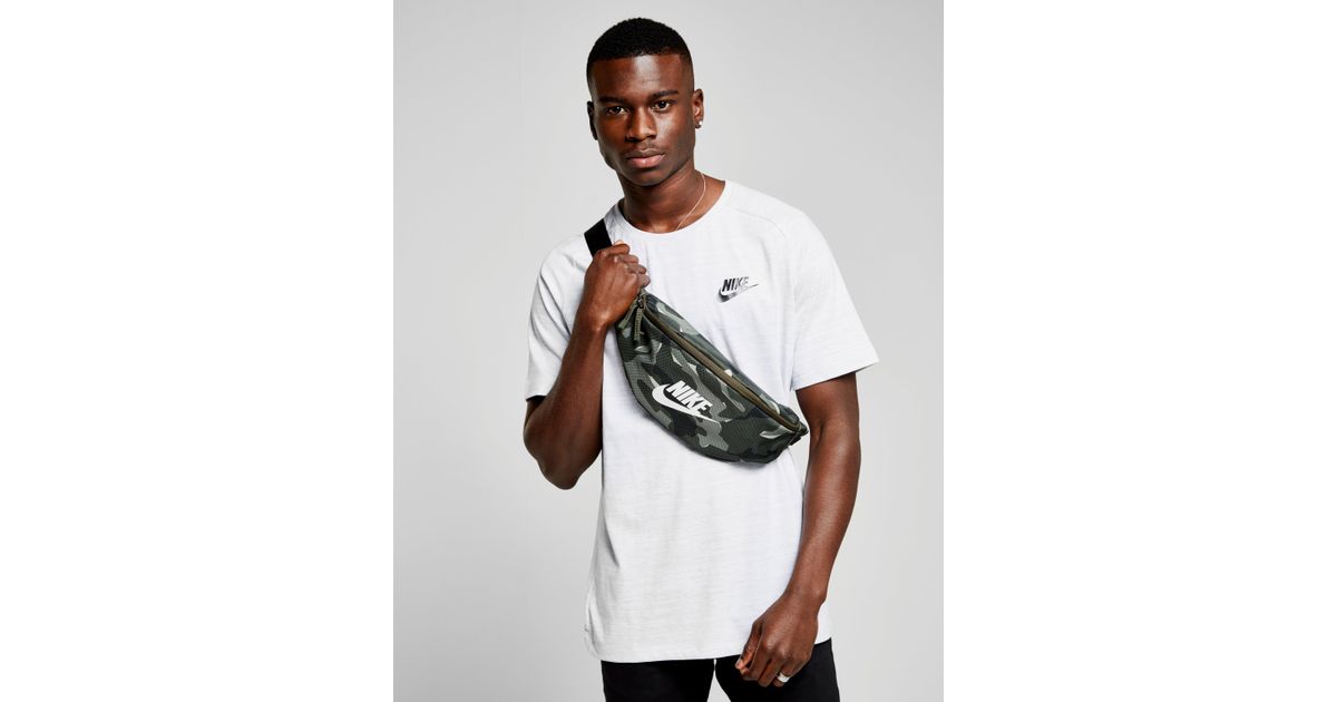 nike neck bag