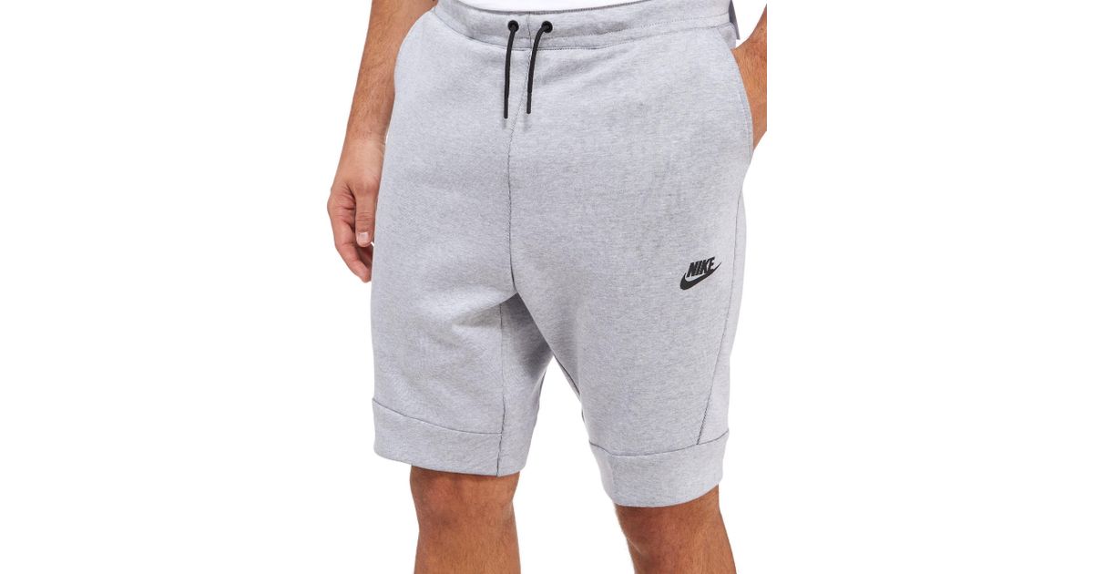 Nike Tech Fleece Shorts in White 