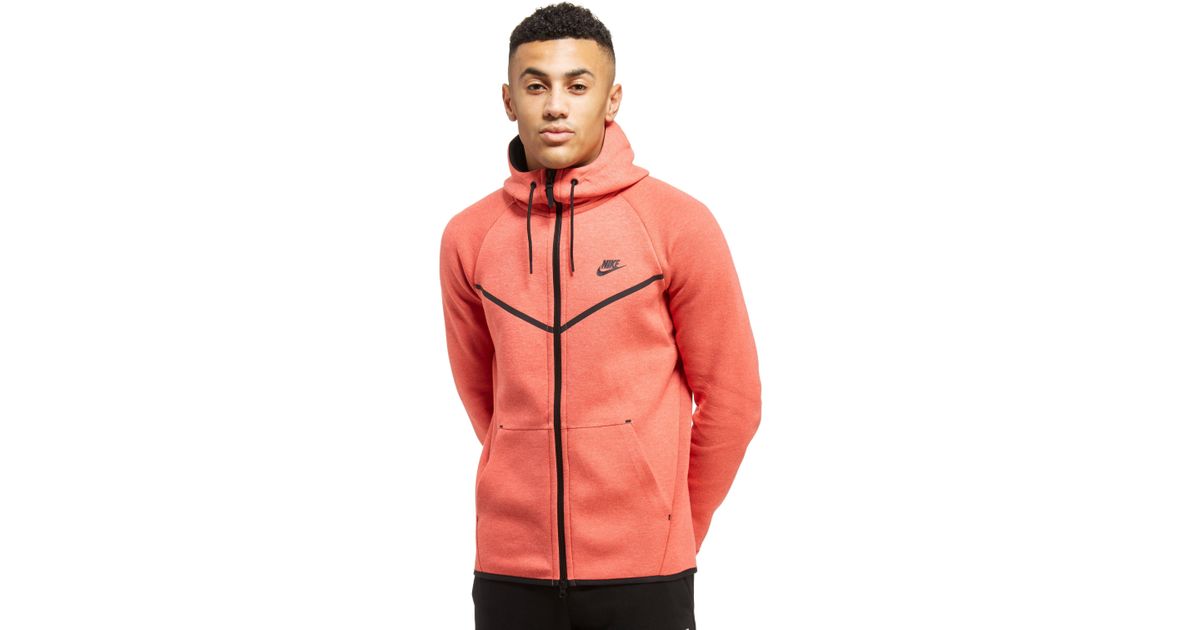 nike tech fleece windrunner red