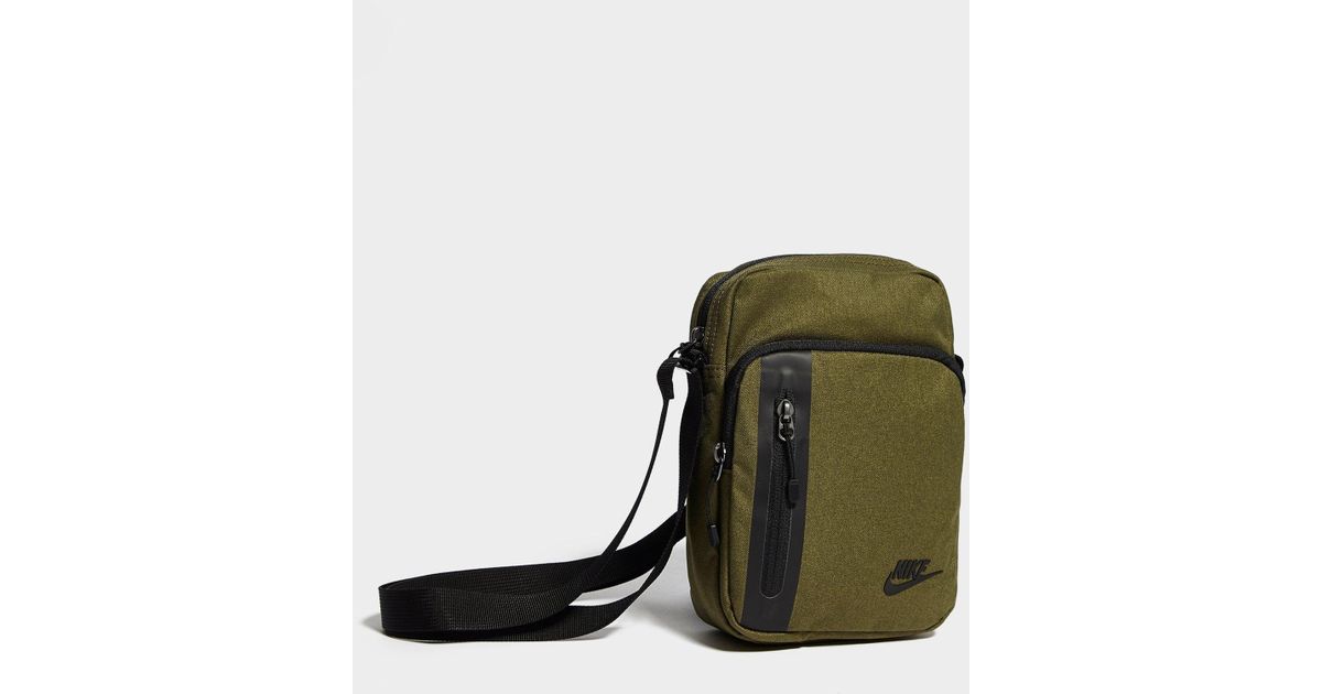 nike core small crossbody bag