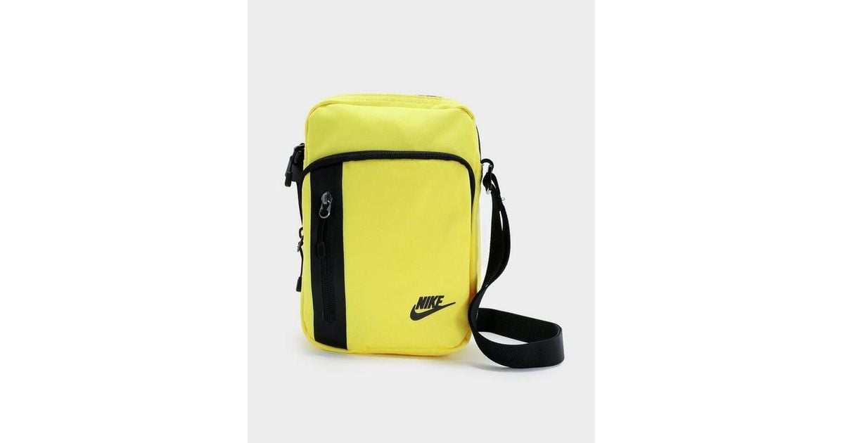 nike core small crossbody bag
