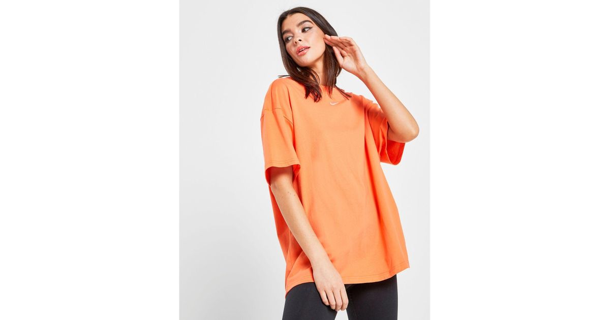 nike boyfriend t shirt orange