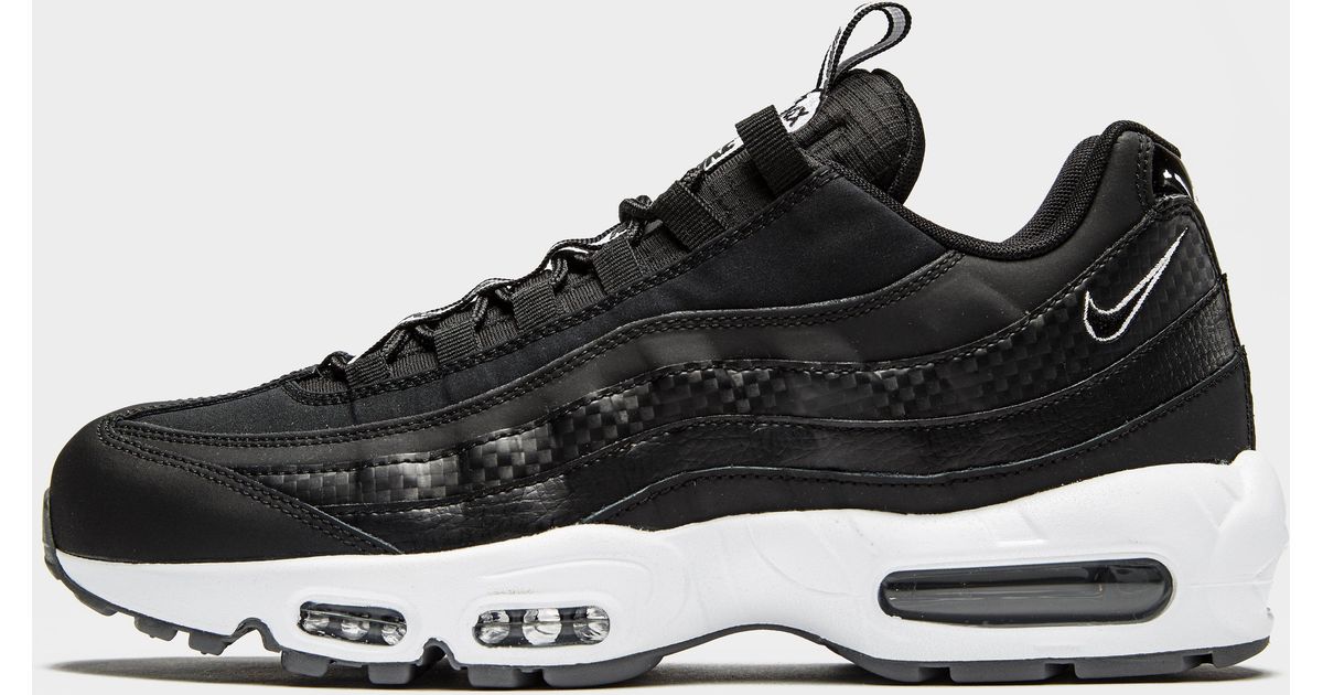nike 95 taped