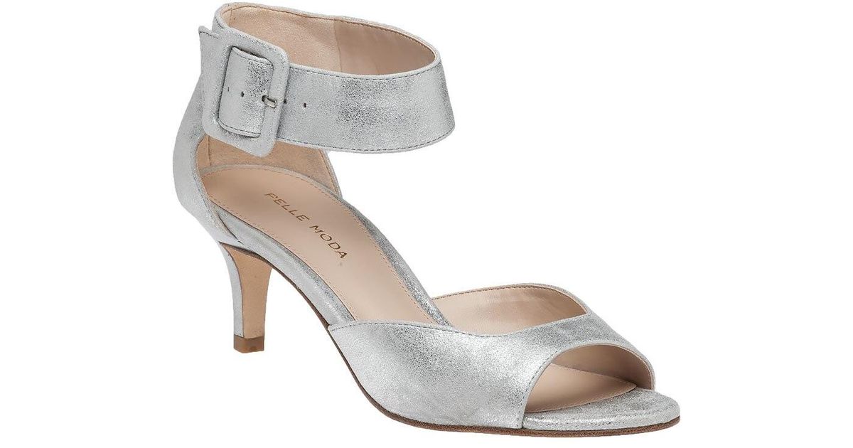 brown leather thong sandals