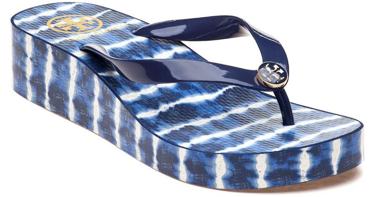 Tory Burch Classic Wedge Flip-flop Navy Sea/ziggy Blue Rubber | Lyst