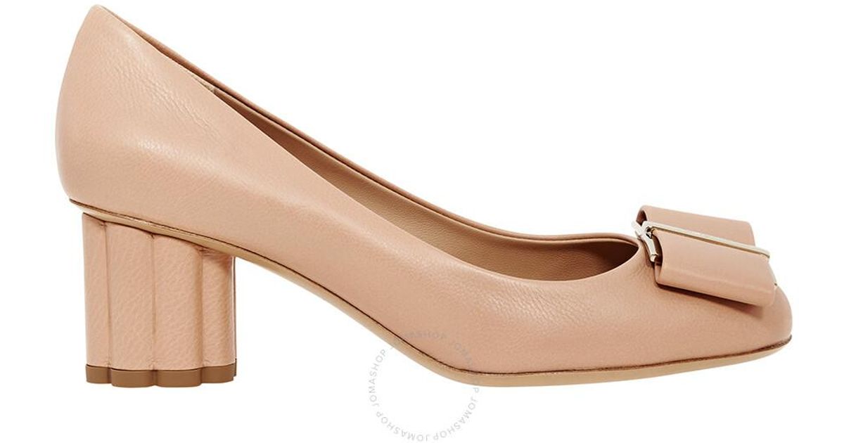 Ferragamo Salvatore Oversize Bow Pump Shoe in Pink | Lyst