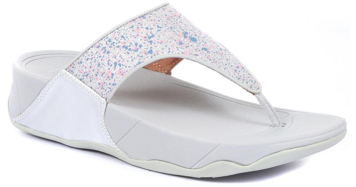 Fitflop Lulu Wide Fit Toe Post Sandals in Silver (Metallic) Lyst UK