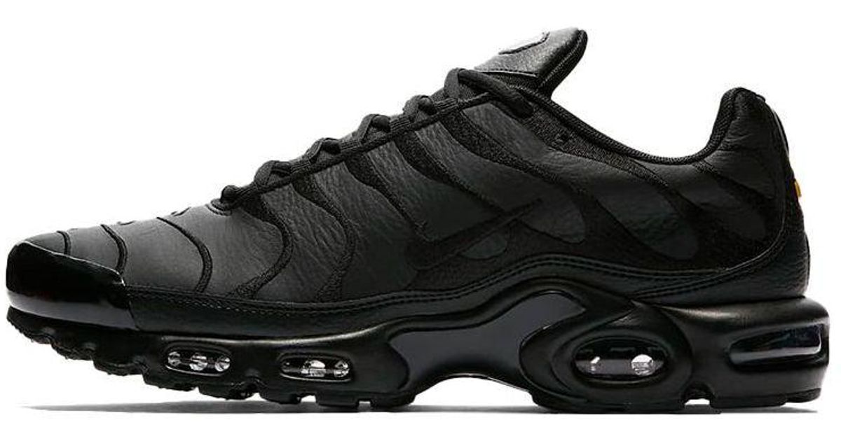 nike tn triple black